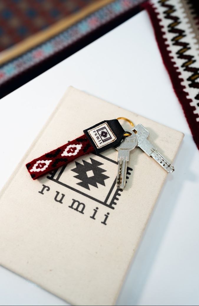 Göz Motifli El Dokuması Kilim Anahtarlık (Bordo)