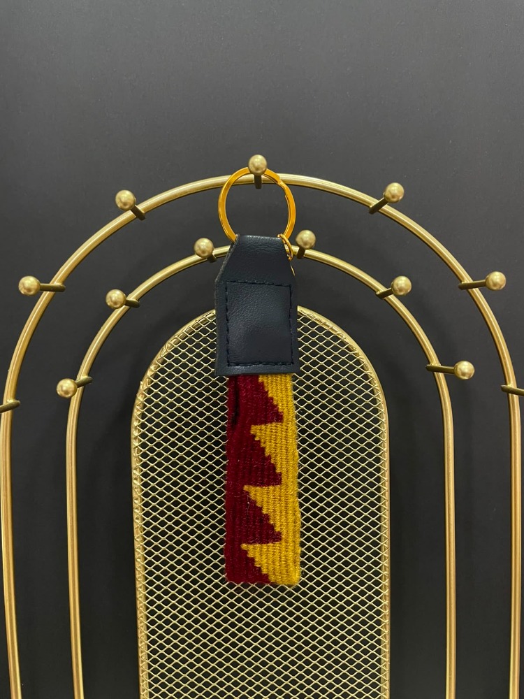 Hayat Ağacı Motifli El Dokuması Kilim Anahtarlık – Bordo