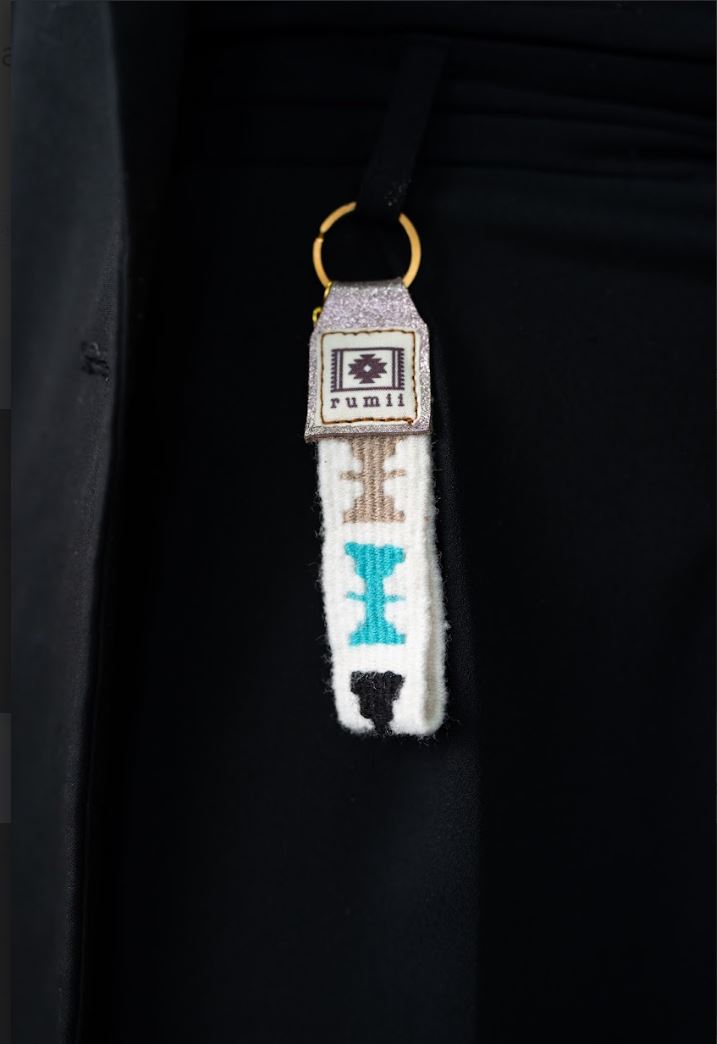 Kelebek Motifli El Dokuması Kilim Anahtarlık