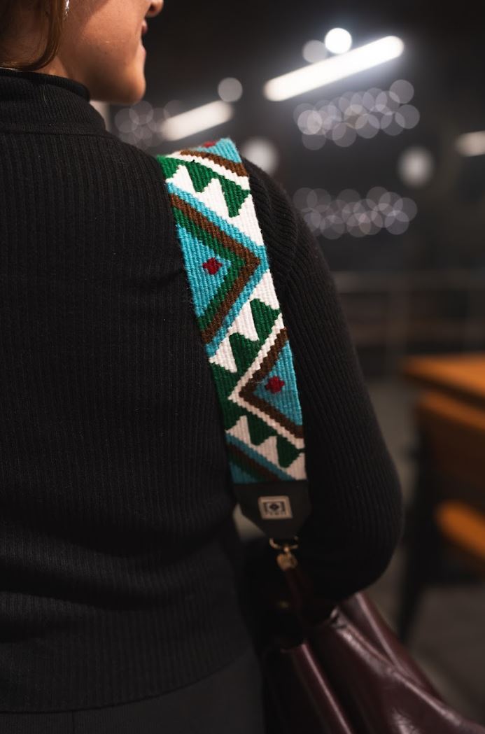 Renkli Dağ Bordür Motifli El Dokuması Kilim Askı (Çanta / Telefon Askısı)