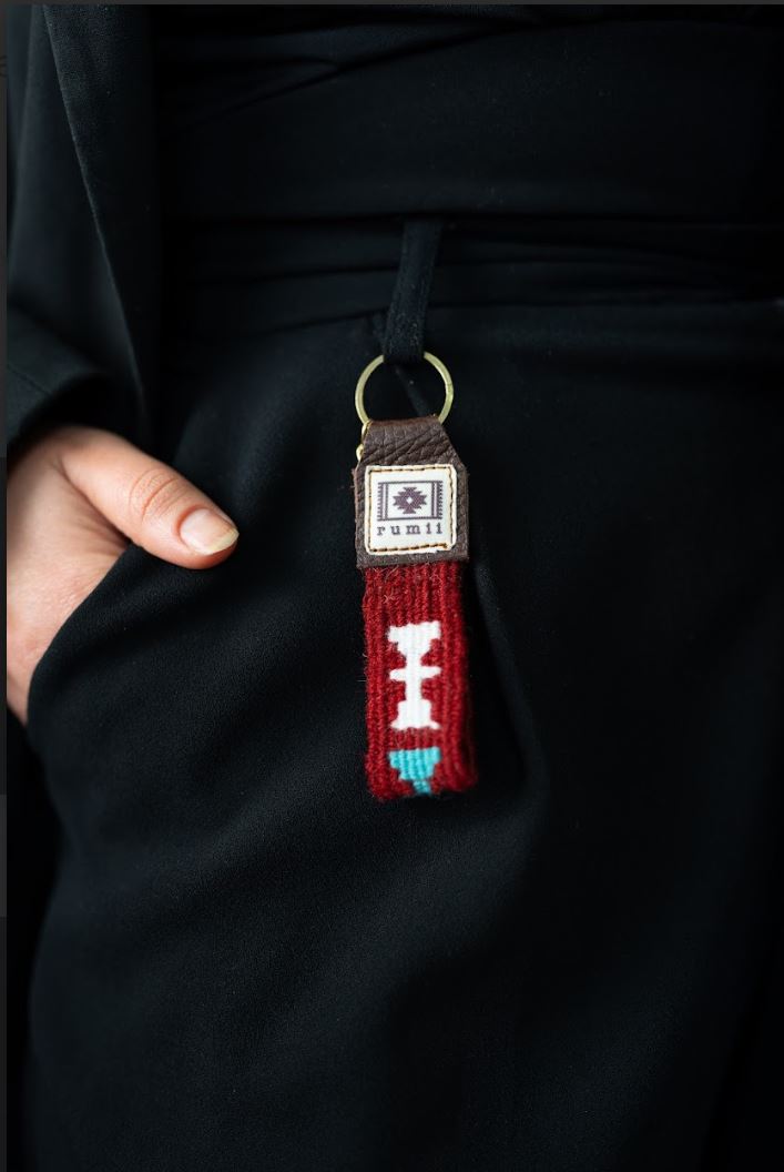 Kelebek Motifli El Dokuması Kilim Anahtarlık -Bordo Zemin Renkli Motif