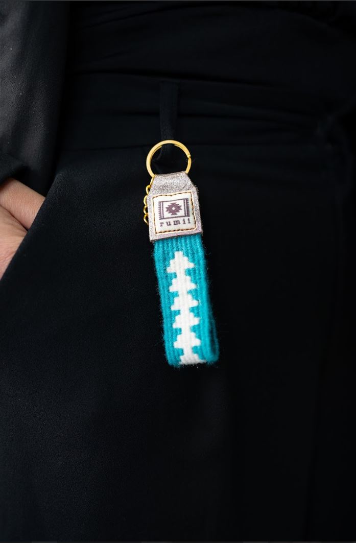 Hayat Ağacı Motifli El Dokuması Kilim Anahtarlık – Turkuaz