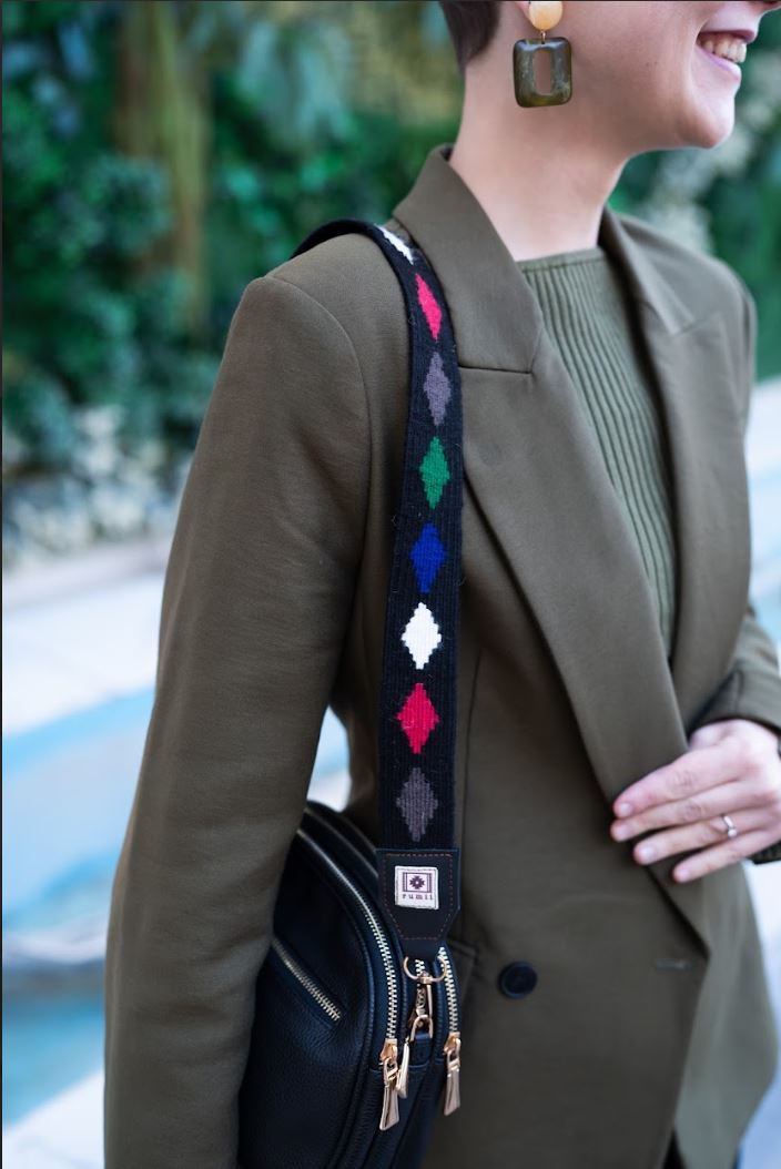 Göz Motifli El Dokuması Kilim Askı – Siyah Zemin