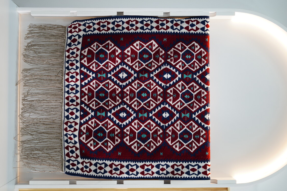 Akrep Motifli Kilim