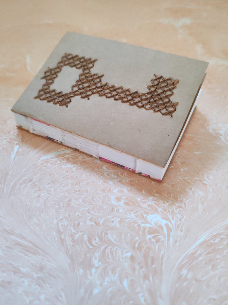 Etamin Anahtar Desenli Kraft Defter no. 5
