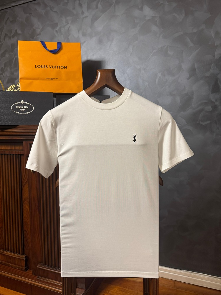 Yves Saint Laurent T-Shirt