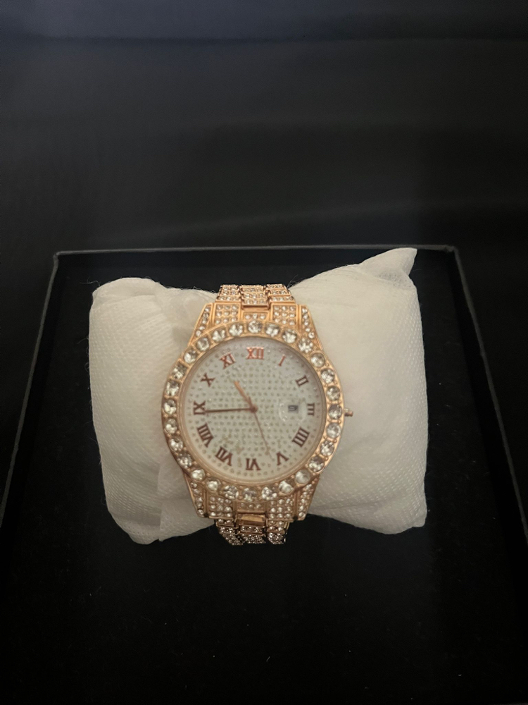 ICE OUT (PEMBE)