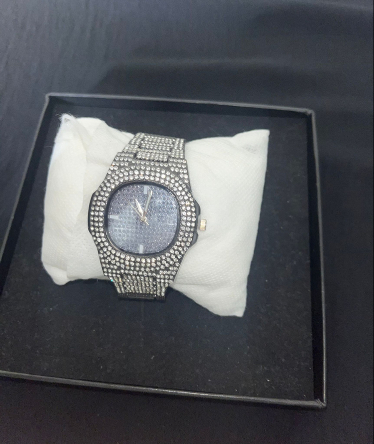 ICED OUT SİYAH KARE