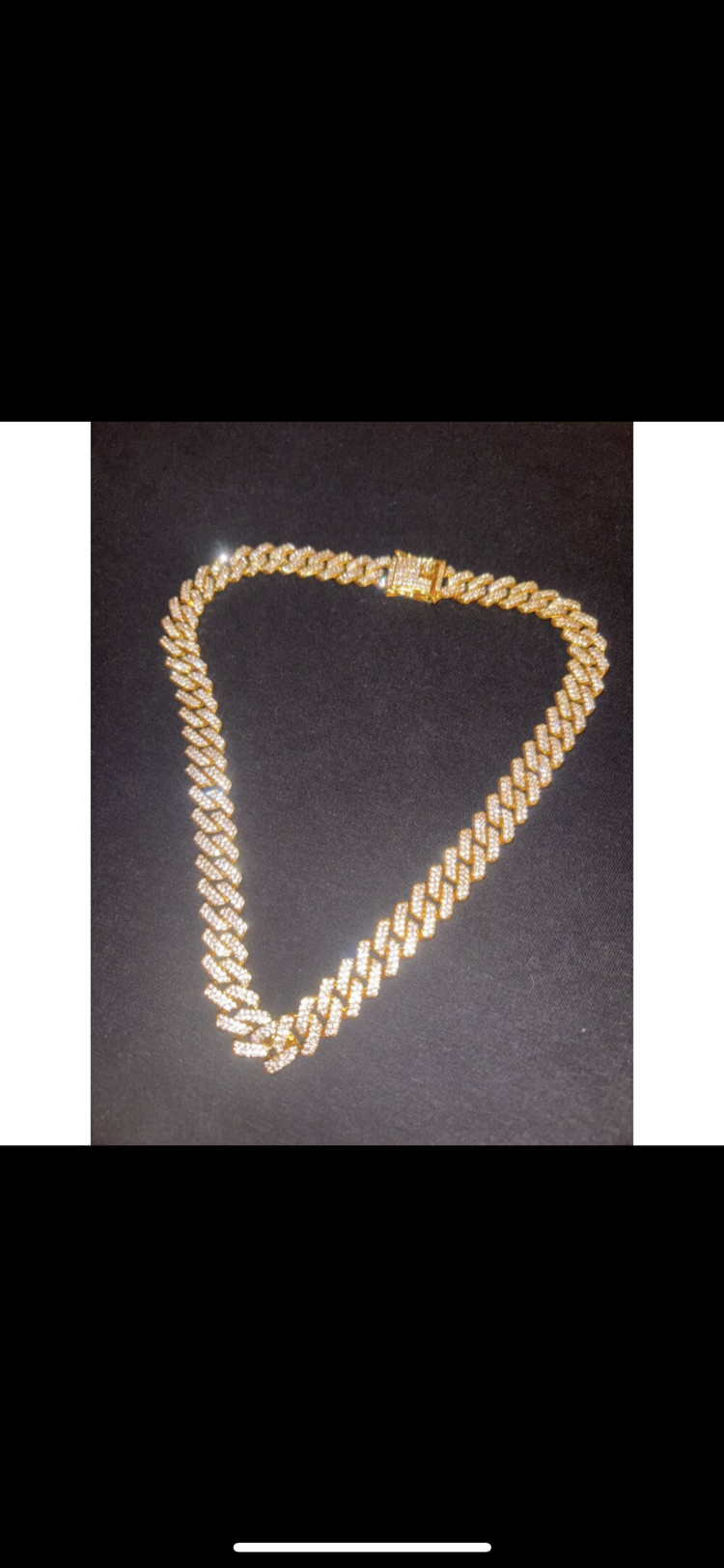 Iced Out Gold Kolye
