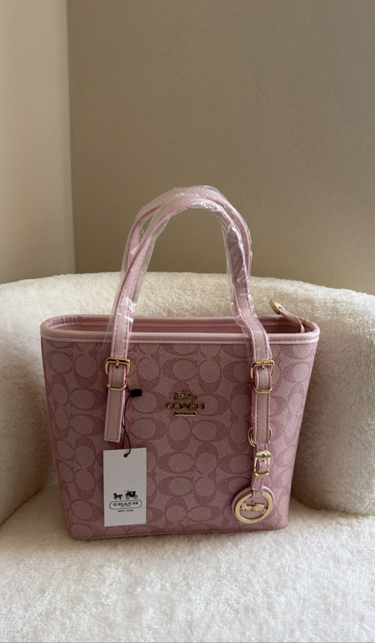 Pembe çanta