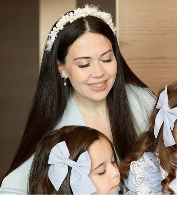 Özlem Öz İncili Mavi Çiçekli Taç