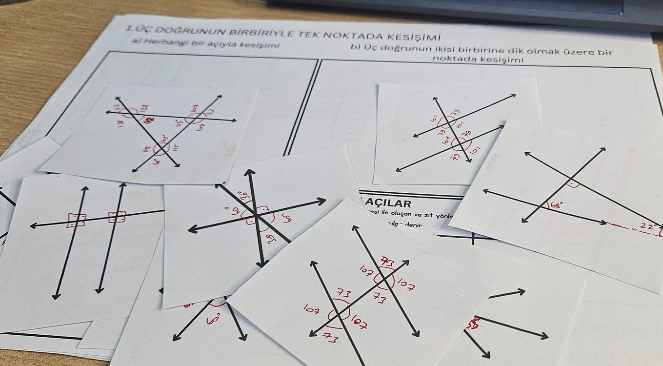 Düzlemde Üç Doğru 5. Sınıf 