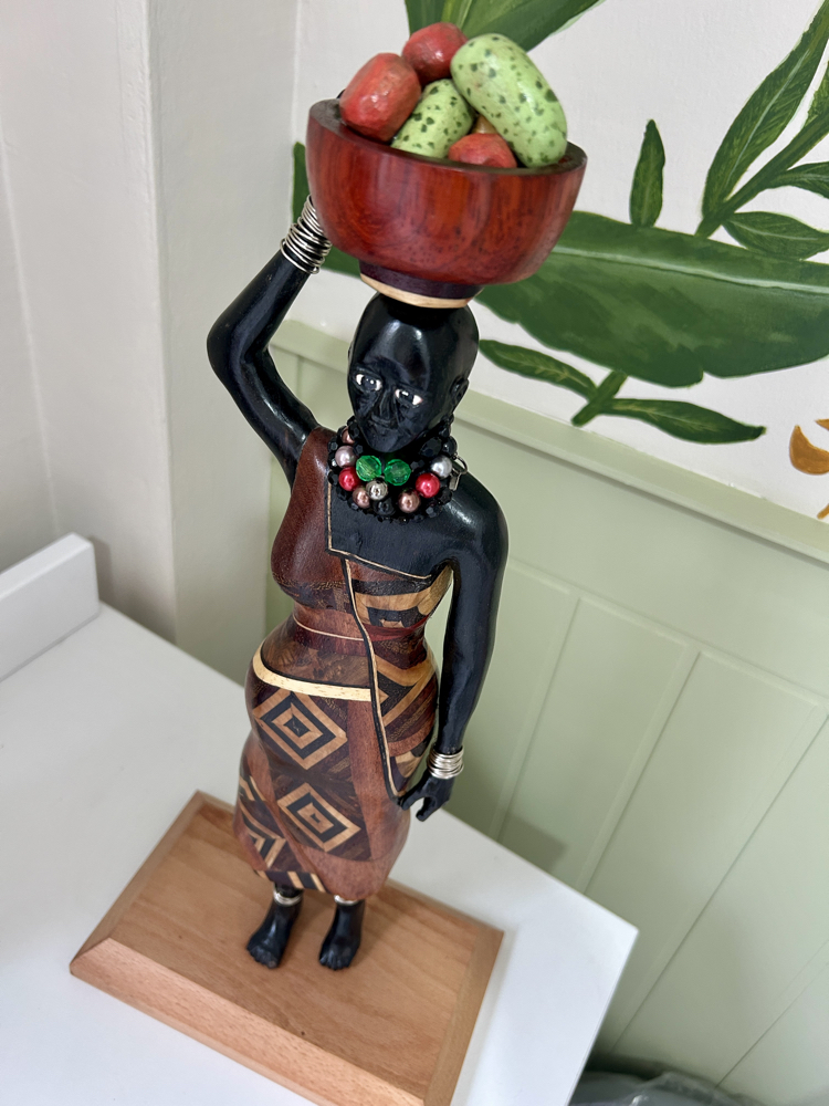 Afrikalı kadın biblosu 