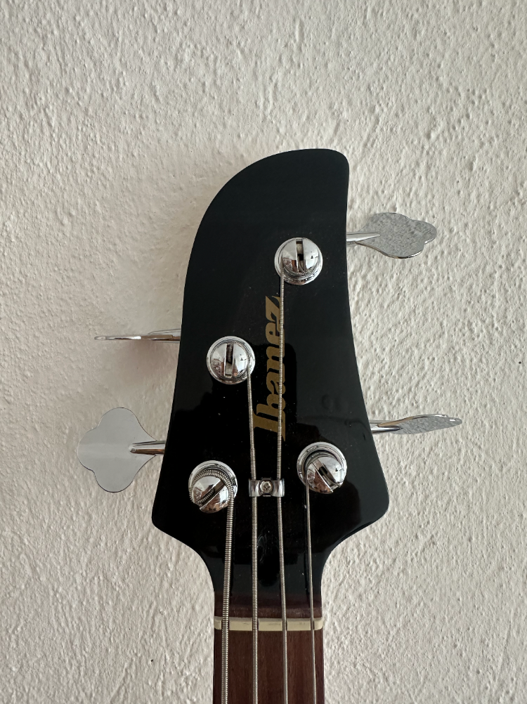 İbanez TMB100 Bas Gitar 