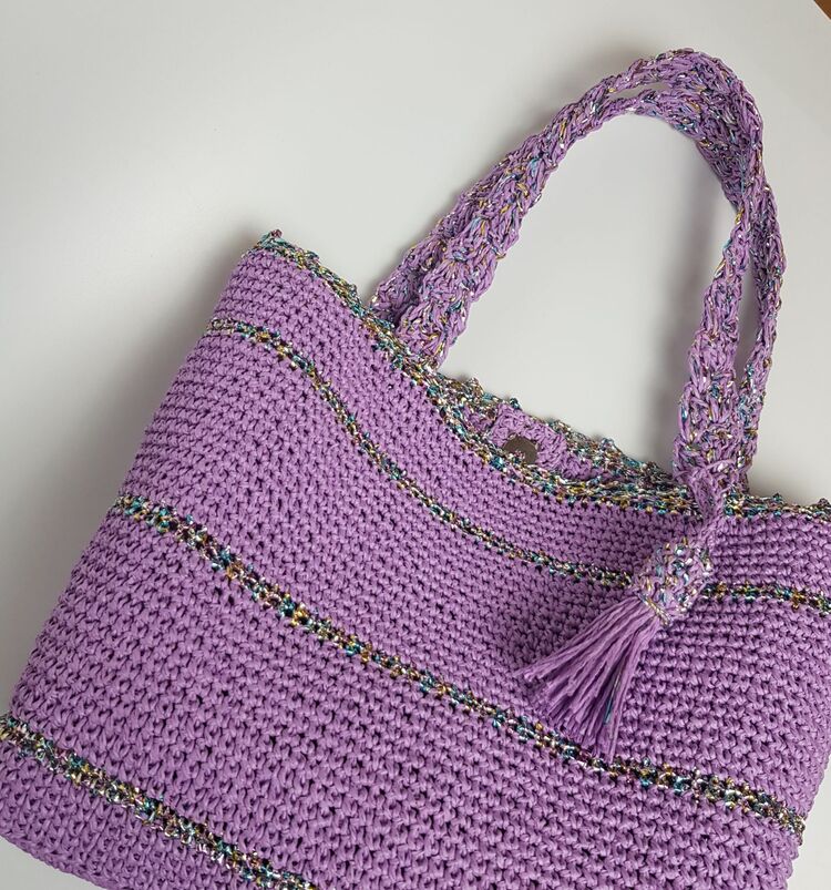 Lila çanta