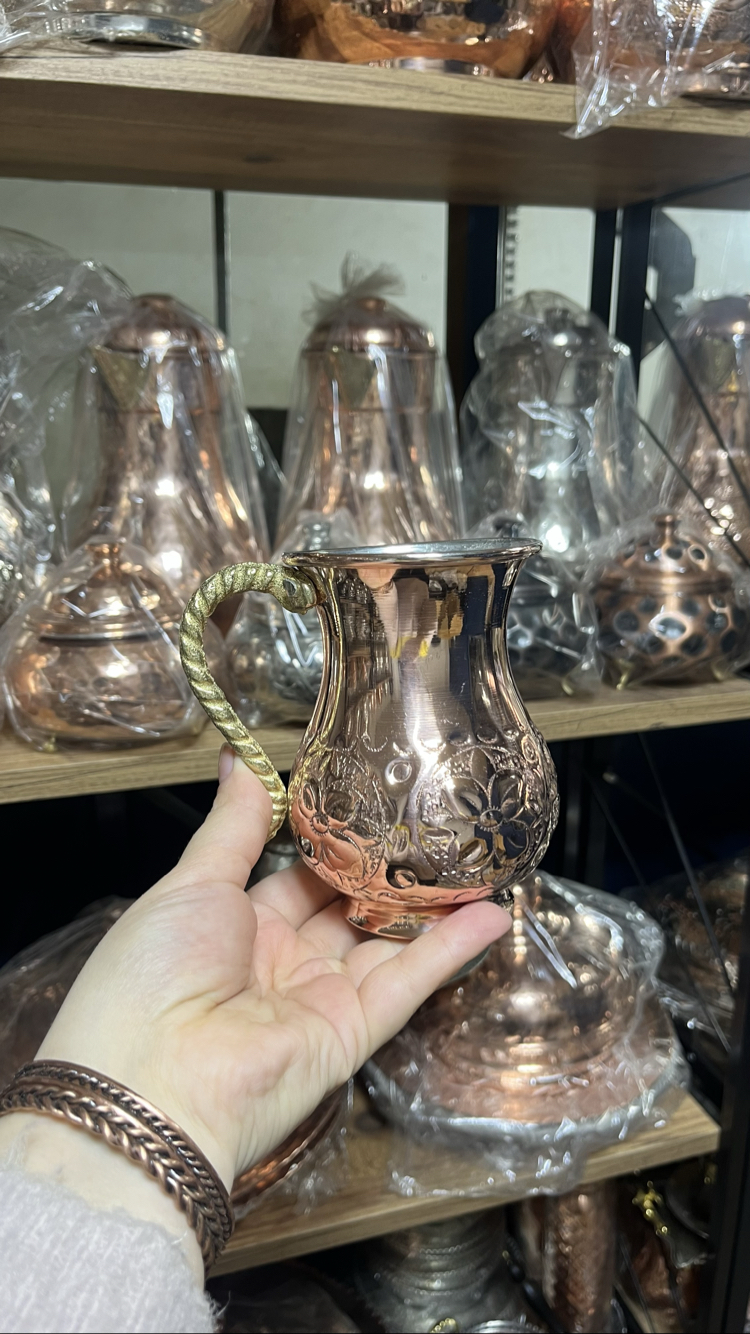 El İşlemeli Bakır Bardak