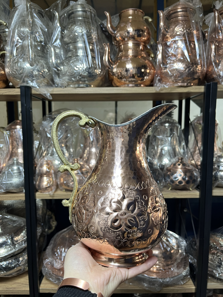 Çiçek Desenli Bakır Sürahi 