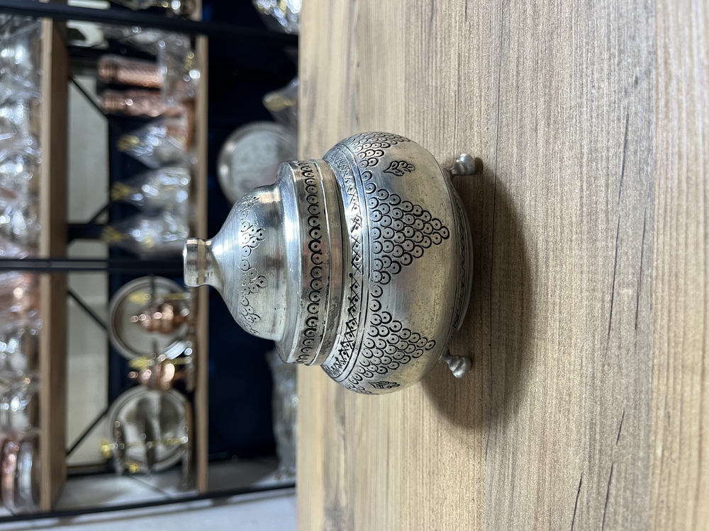 Üzüm Desenli Eskitme Bakır Şekerlik