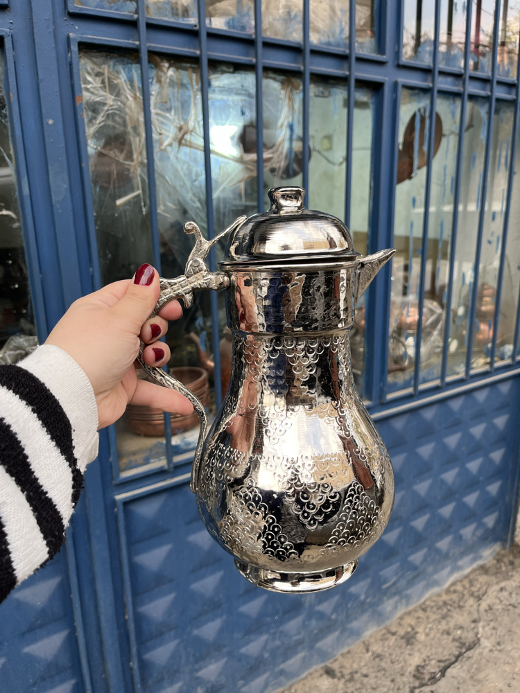 Üzüm Desenli Kapaklı Bakır Sürahi