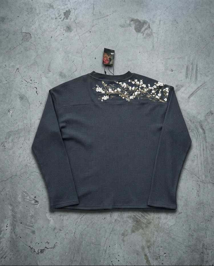 DERSCHUTZE LONGSLEEVE
