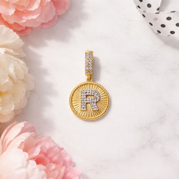 Zirkon Taşlı R Harf Gold Küpe | Paslanmaz Çelik Minimal Kadın Takısı