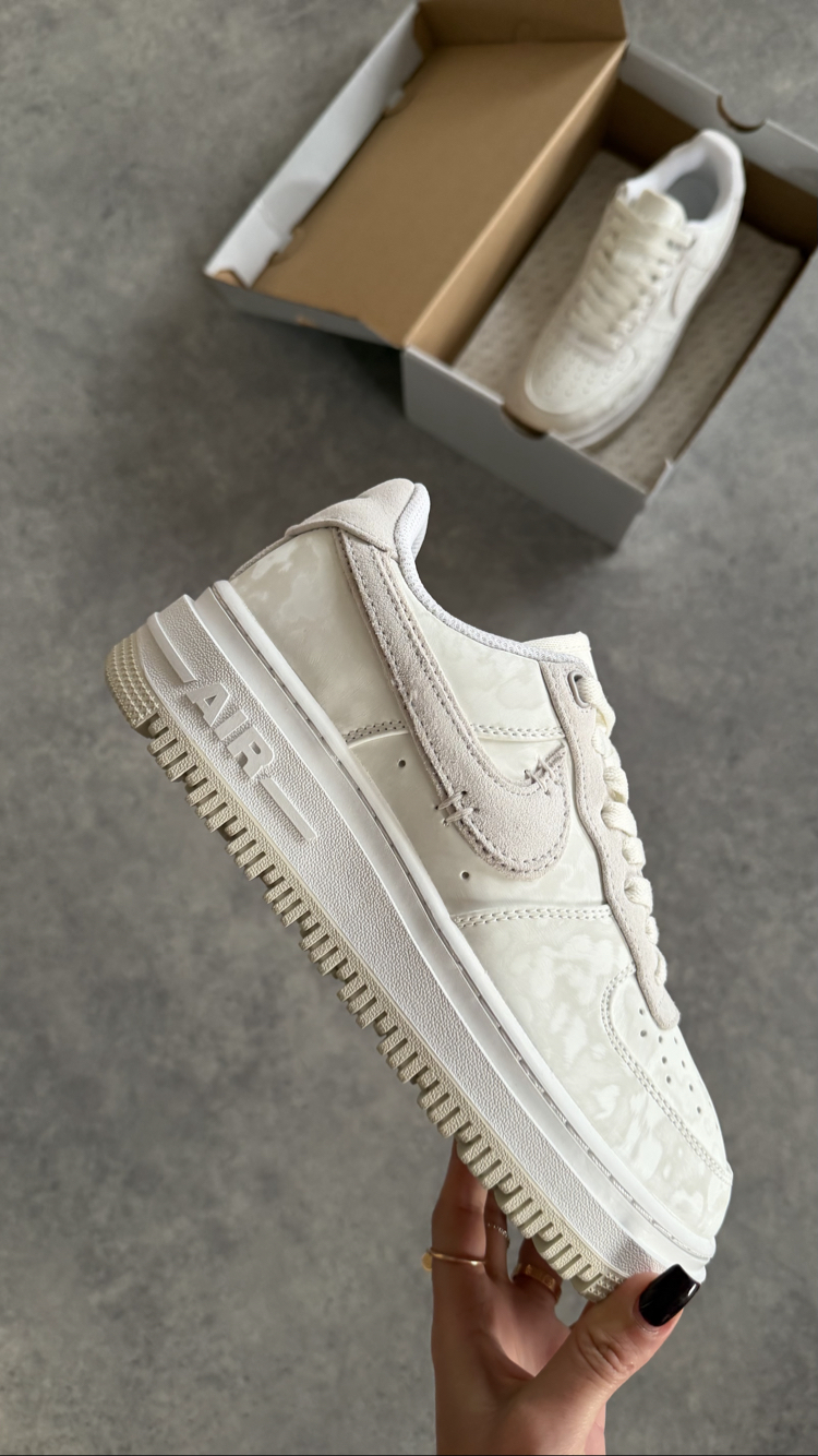 Air Force 1 Luxe “SUMMİT White”
