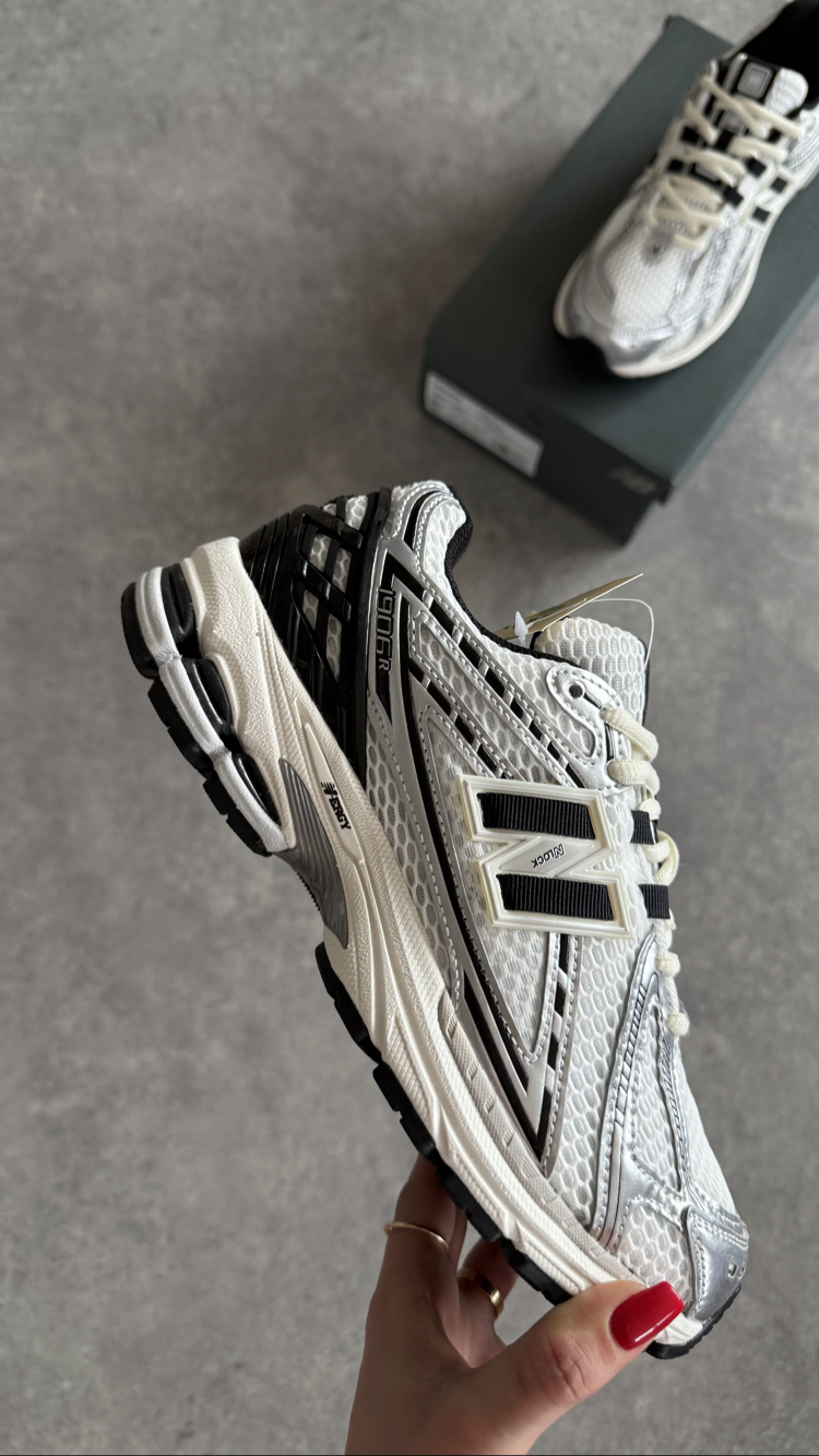 New Balance 1906r “Silver Black”