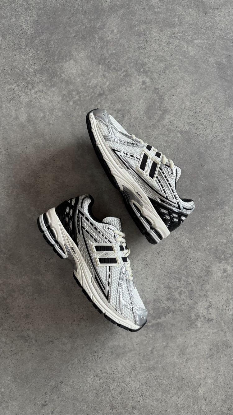 New Balance 1906r “Silver Black”