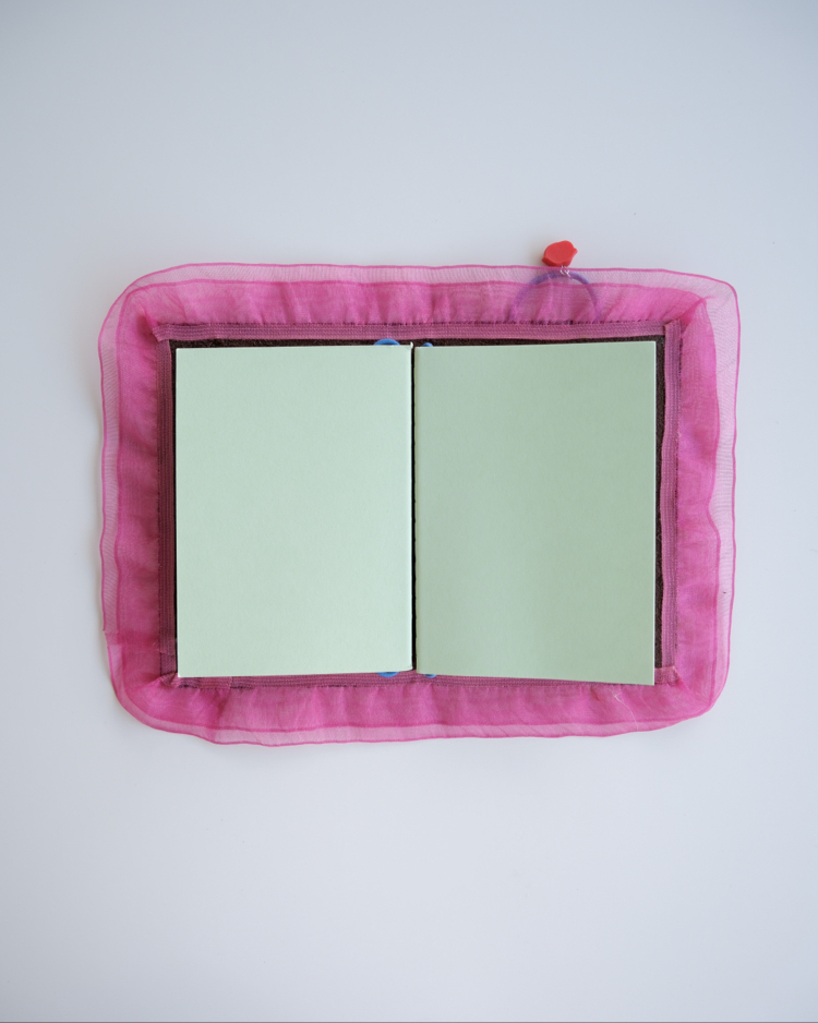 Kiss Kiss Balerin • (A6 Bifold)