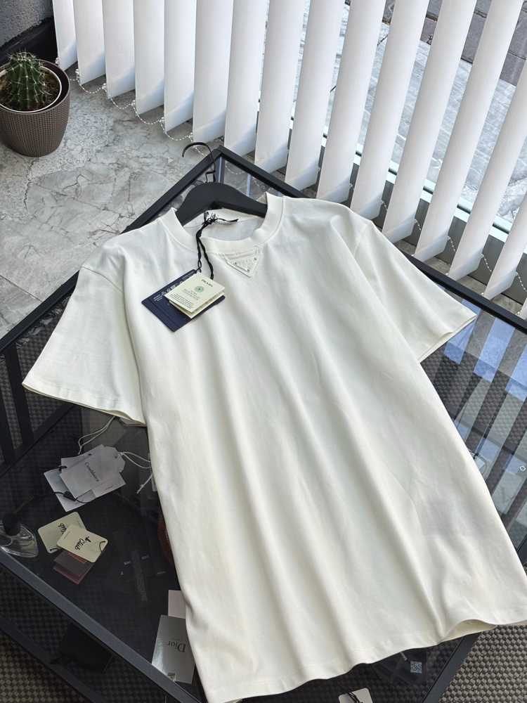PRADA Premium Tshirt