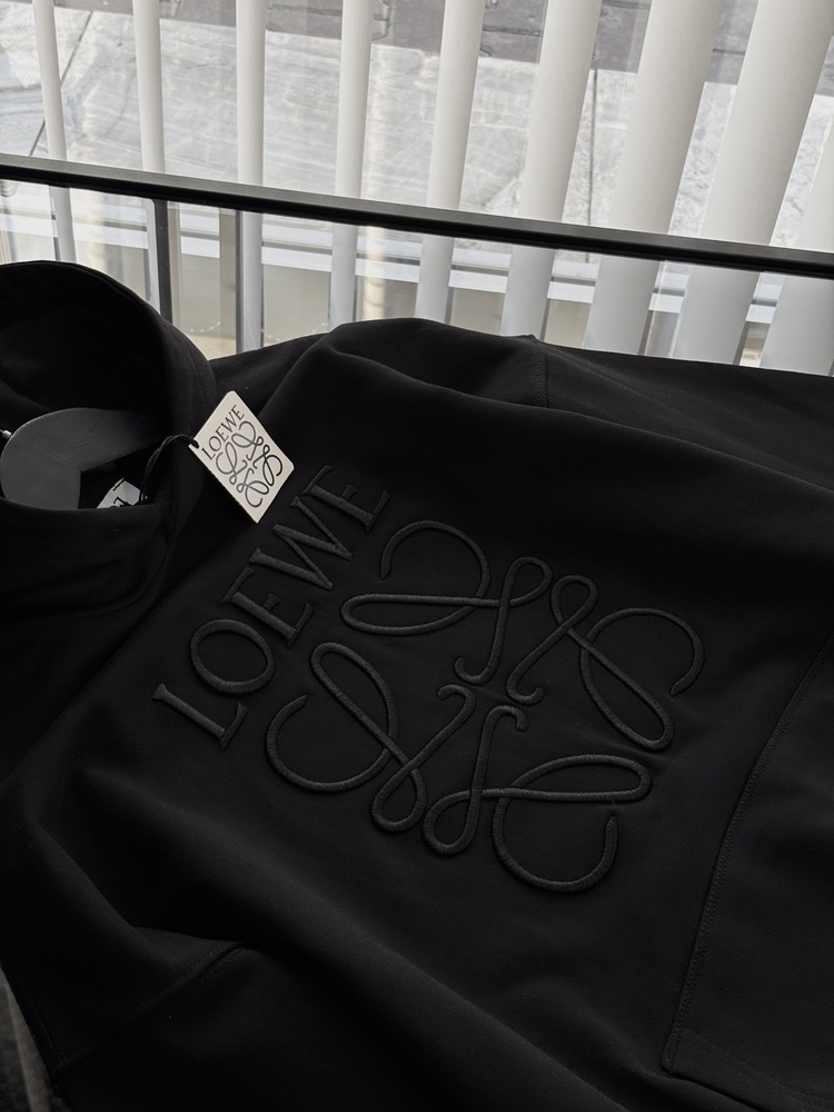 LEOWE Premium Hoodie