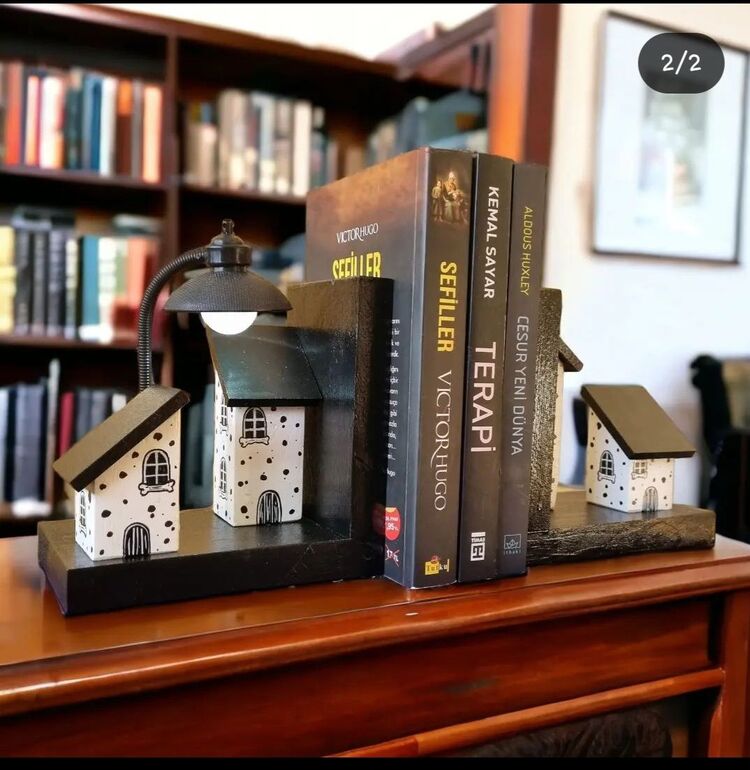 ışıklı kitap tutacağı
