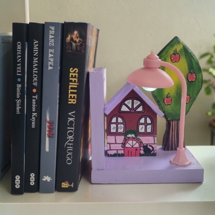 Masif ahşap kitap tutucu