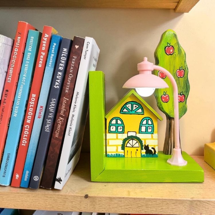 tekli,ışıklı kitap tutucu.