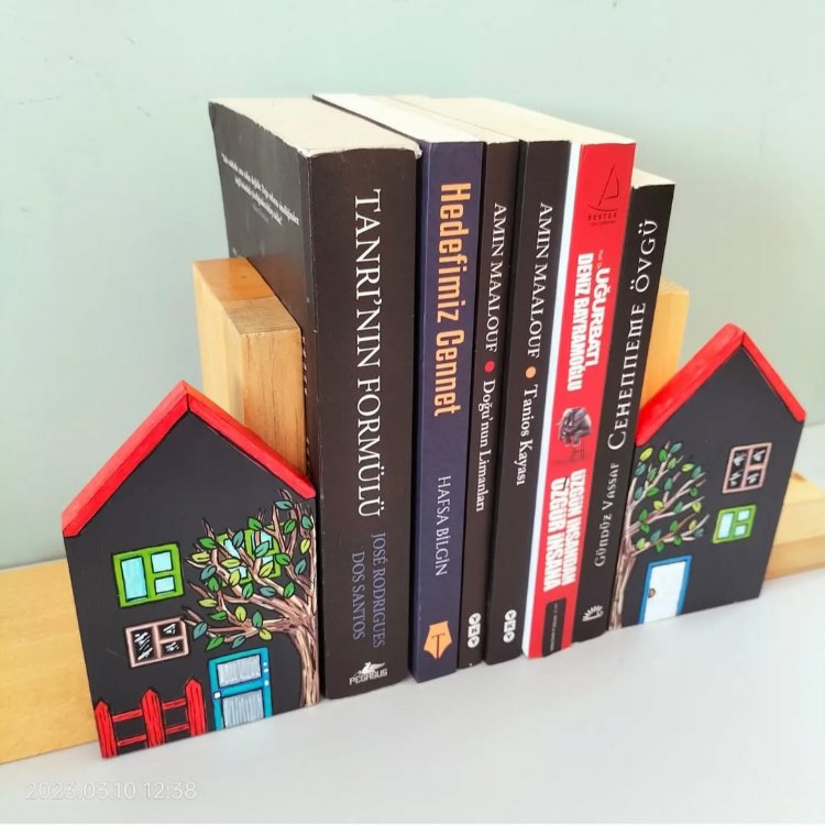 Masif kitap tutacağı