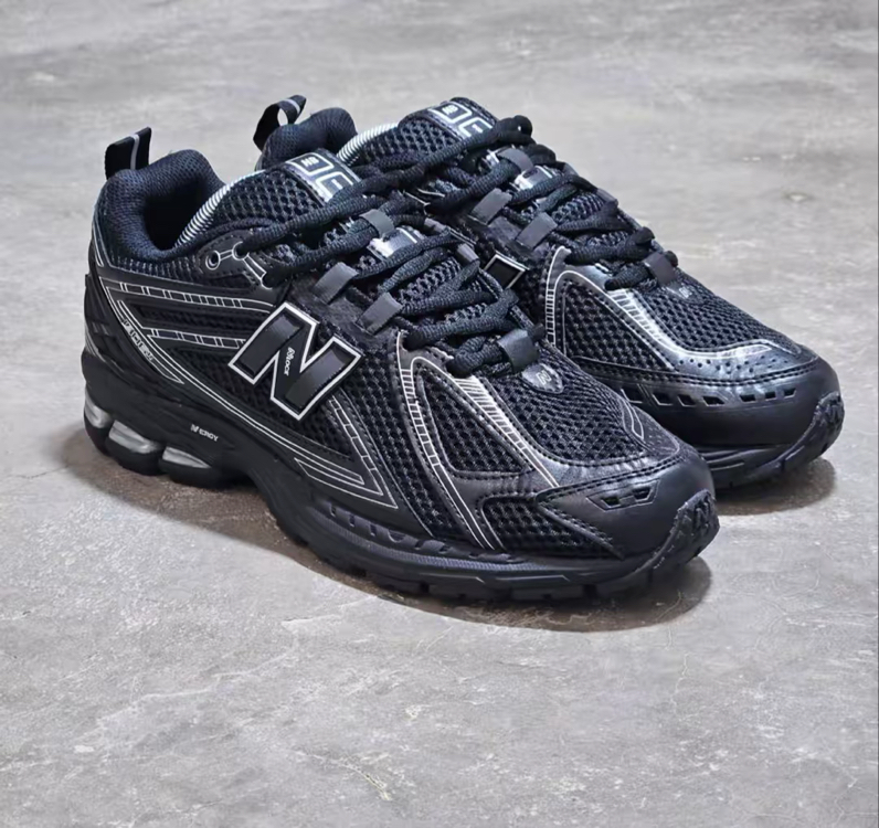 Nb All black