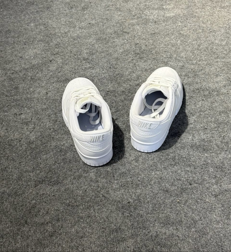 Dunk ALL WHITE