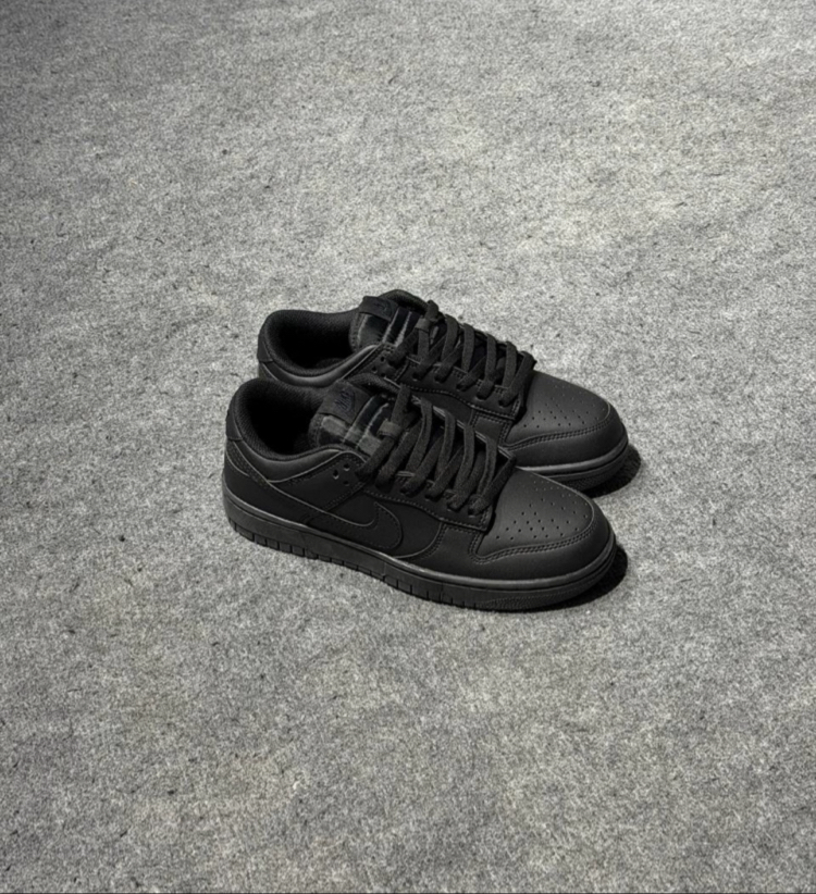 Dunk All black