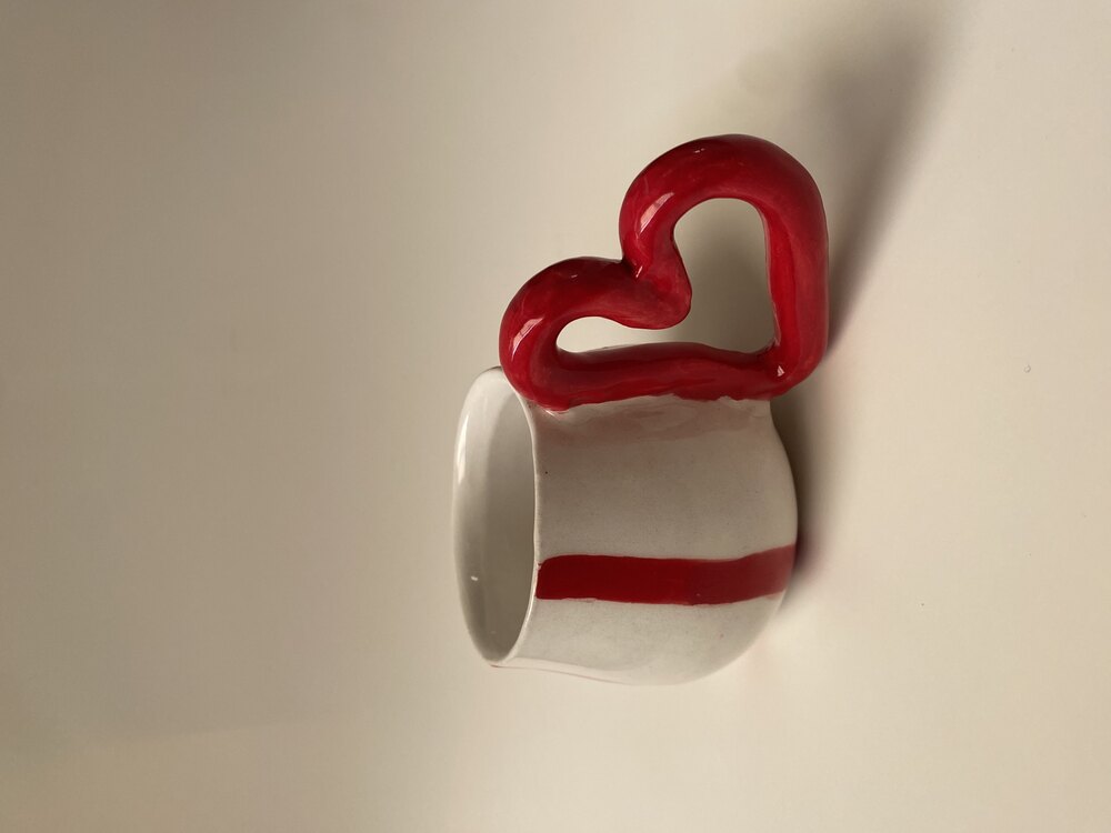 LOVE Serisinden Kalp Kulp Detaylı Mug