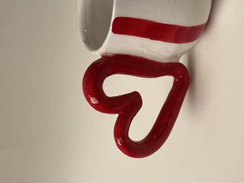 LOVE Serisinden Kalp Kulp Detaylı Mug