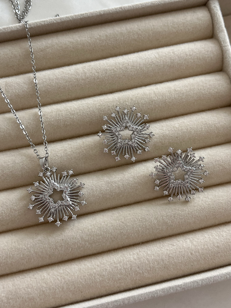 Silver Yıldız Küpe 