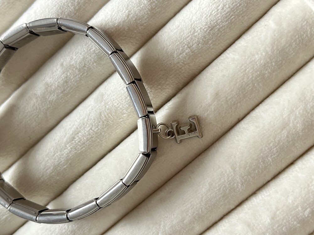Silver E Harfli İtalyan Charm Bileklik 