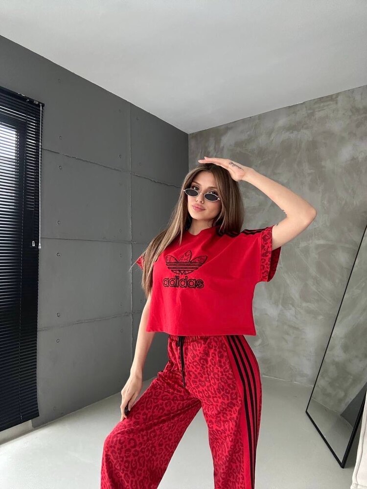 Adidas leopar kırmızı takım