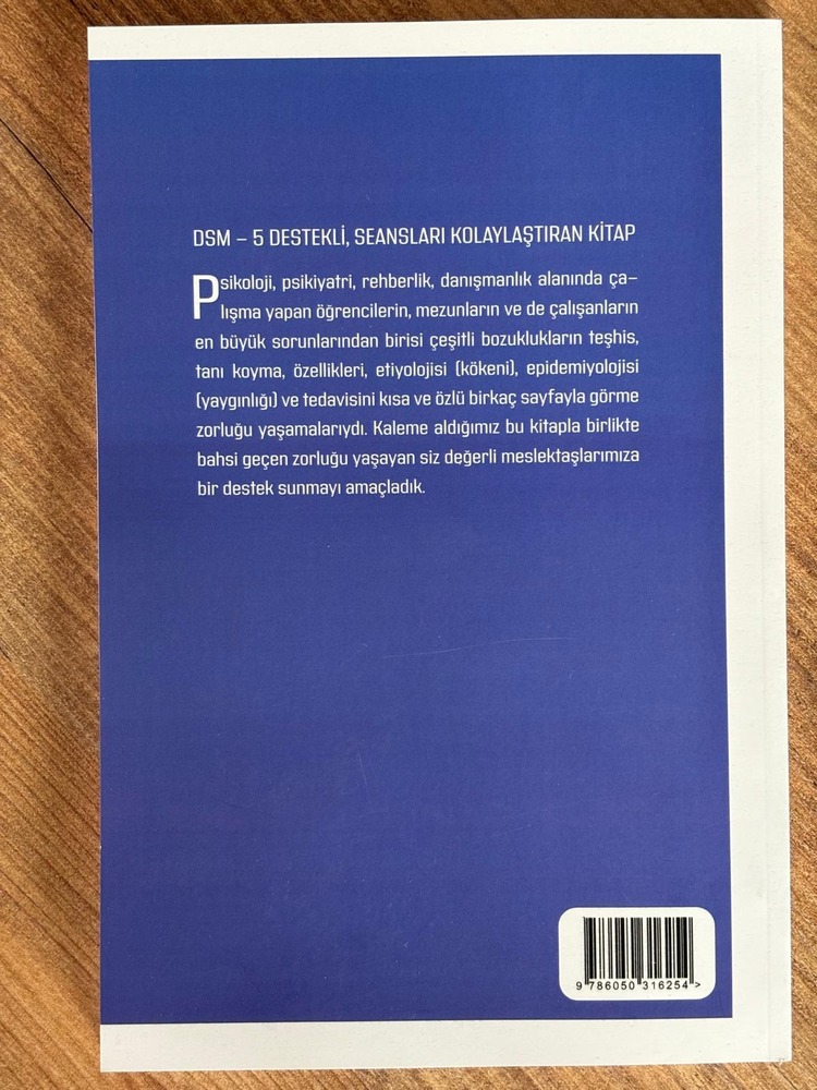 DSM-5'TEN GÜNÜMÜZE KLİNİSYEN EL KİTABI Amerikan Kapak 