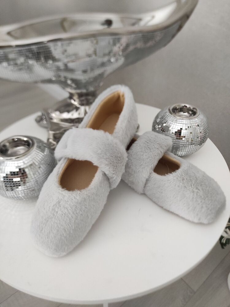 gri peluş ev babeti 