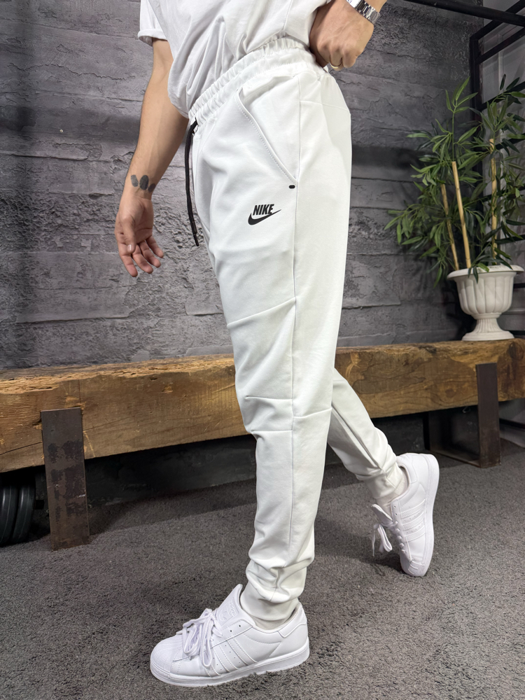 Nike Tech Fleece Premium Doubleface kumaş Eşofman Altı Beyaz  