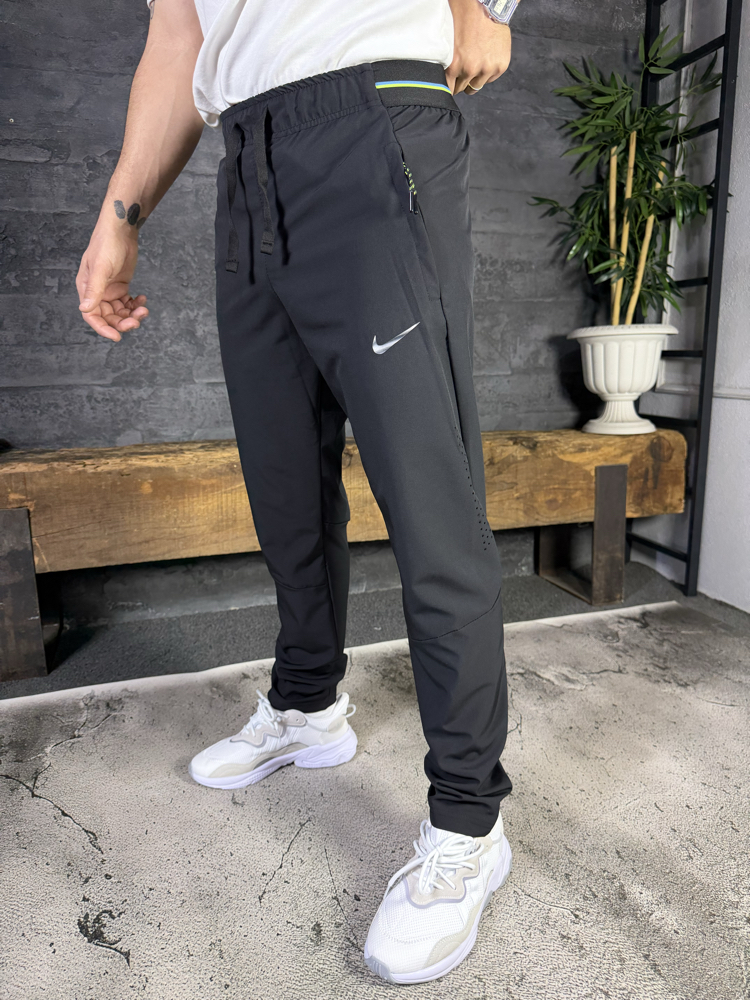 Nike Division Holo Logo Eşofman Altı Siyah 