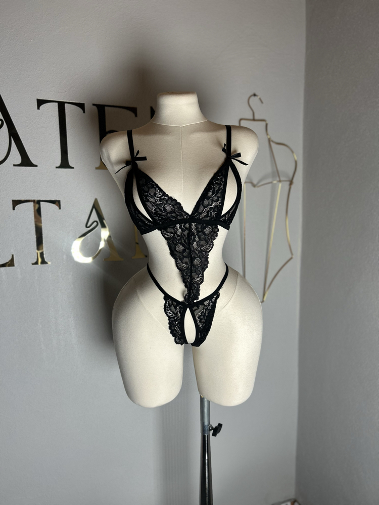 7001- ÖZEL BÖLGE AÇIK BODYSUIT SİYAH-KIRMIZI