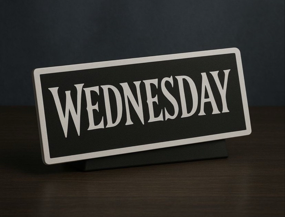 Wednesday Dizisi Dekoratif Stand