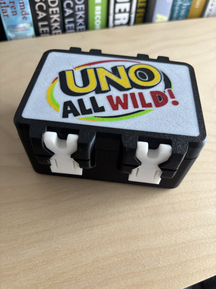 UNO All Wild! Eğlenceli Kart Oyunu kutusu